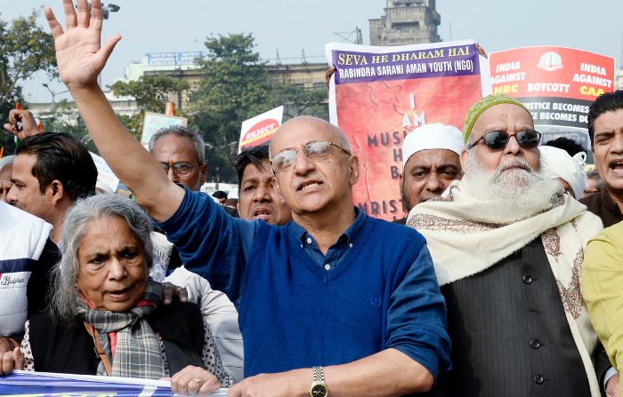 Raids on Modi critic Harsh Mander's premises spark outrage in India - EasternEye