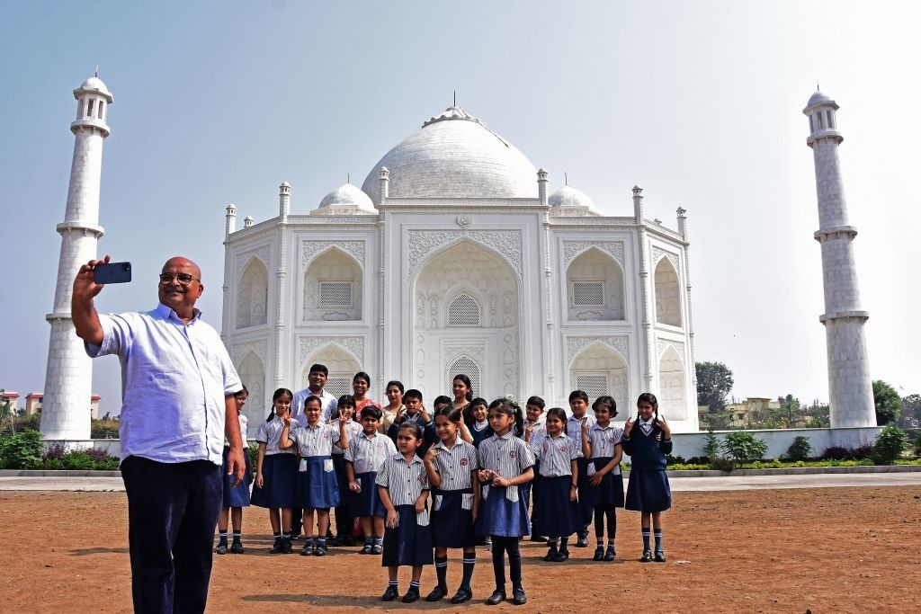 Bangun Repilka Taj Mahal Jadi Bukti Cinta Suami Buat Istri