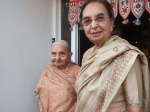 Kusoom Vadgama and mother Champaben