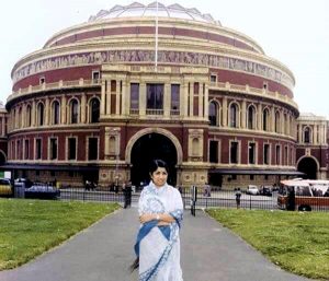Lata Mangeshkar at Royal Albert Hall (credit: ANI)