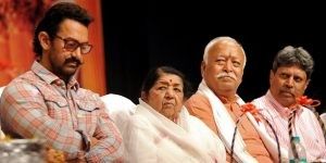 with actor Aamir Khan (left) and Kapil Dev (right) in 2017 (Photo credit: ANI)