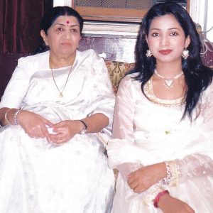 Lata Mangeshkar with Shreya Ghoshal