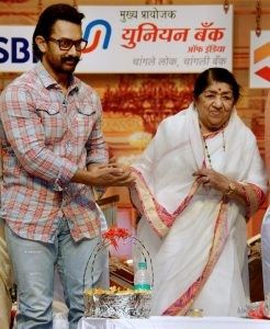 Lata Mangeshkar with Aamir Khan