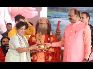 Om Birla with HH Pujya Swami Chidanand Saraswati