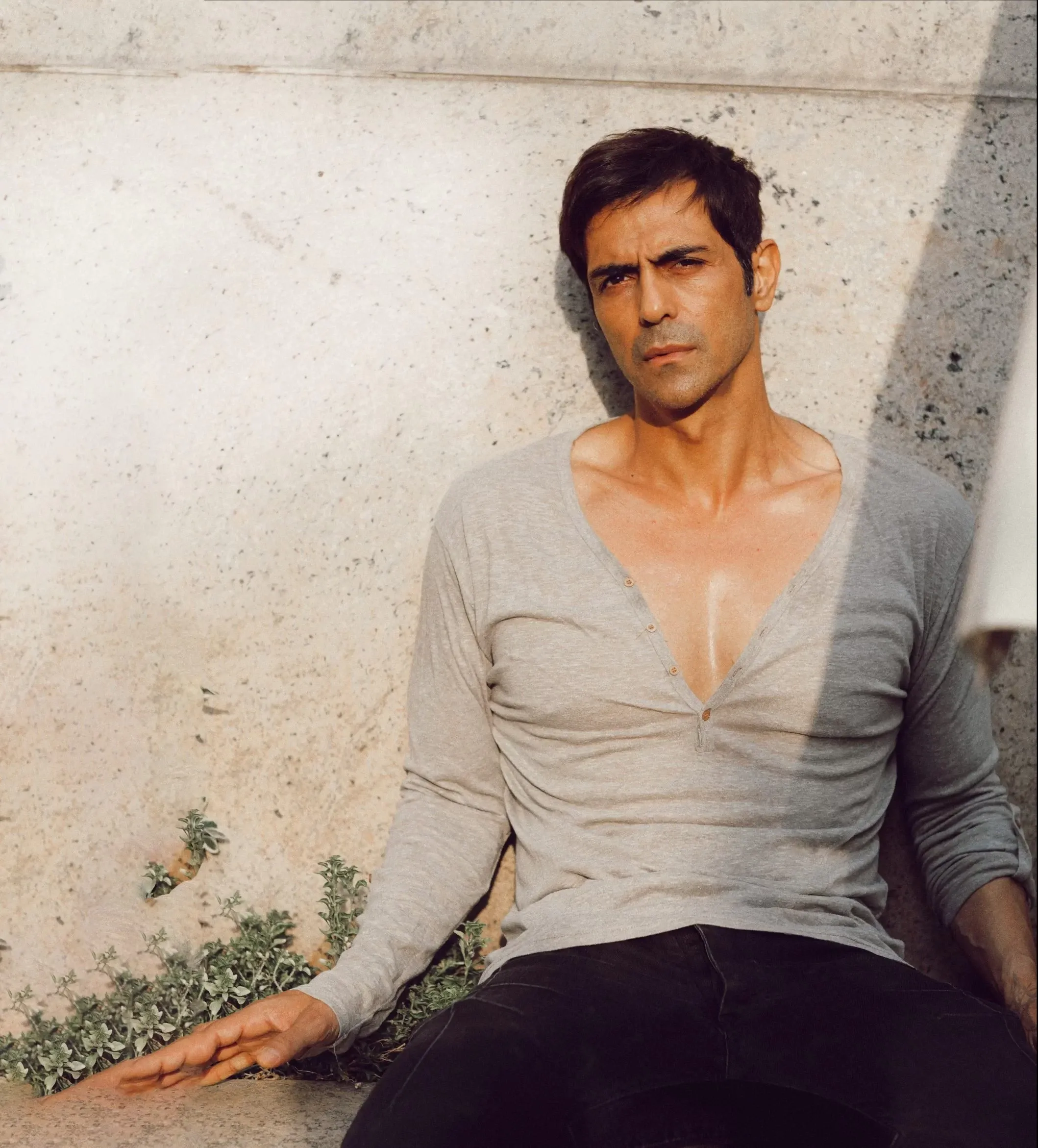 Unveiling The Multifaceted Arjun Rampal: Beyond The Headlines - p8c38pf