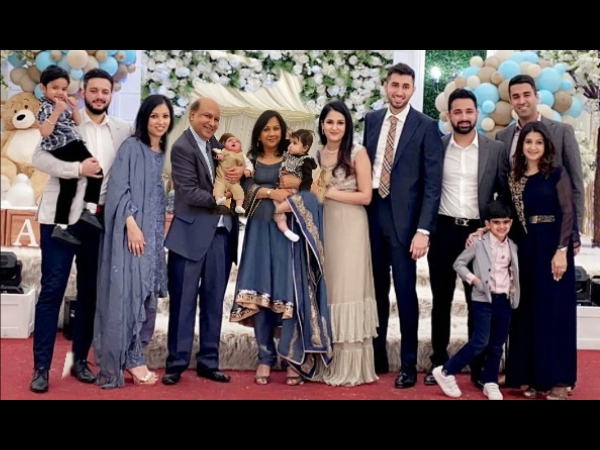 Baljit Mehta with his family members