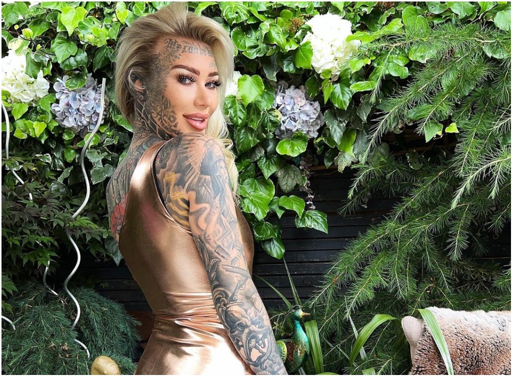 Most tattooed woman' in Britain stuns fans by covering up her famous ink -  Leicestershire Live
