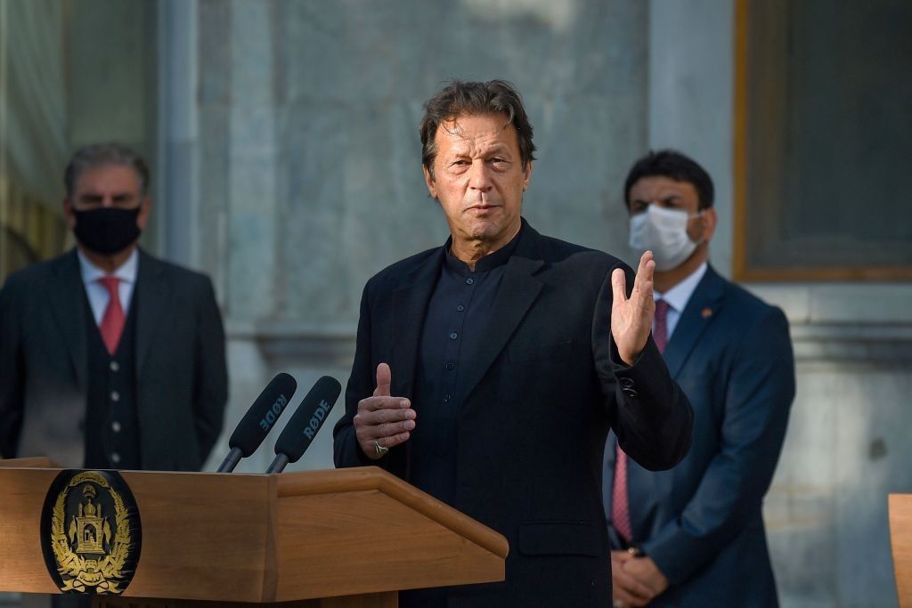 Pakistan s Election Commission Disqualifies Former PM Imran Khan For 5 