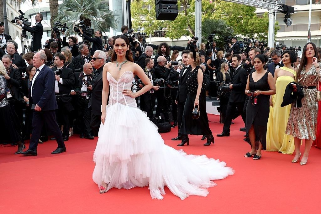 Aishwarya Rai Sparkles in Pink Waterfall Sequins Dress & Sandals at Cannes  L'Oréal Paris Anniversary Dinner