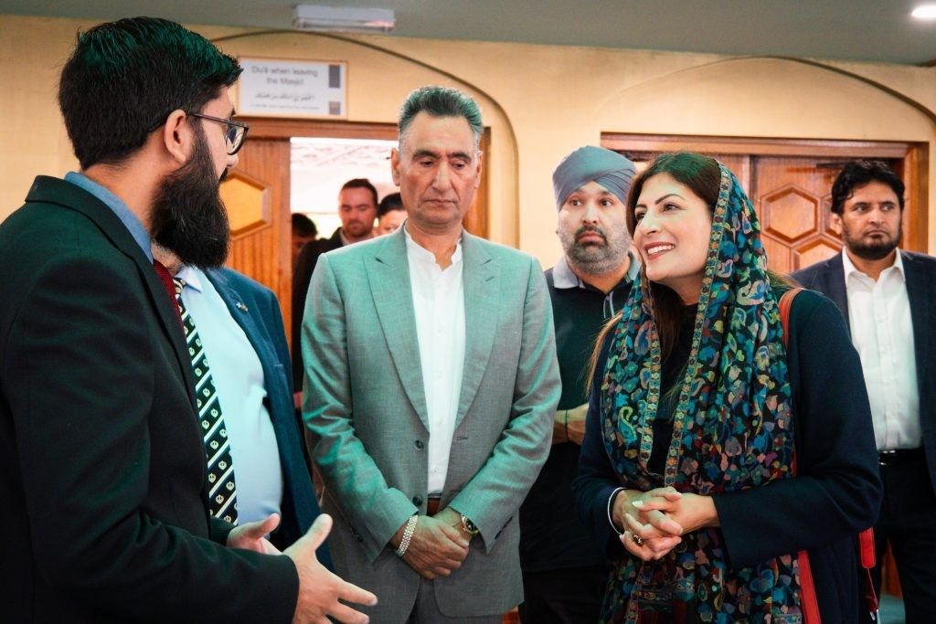 Anas Sarwar and Preet Kaur Gill discuss cost of remittance in Glasgow event