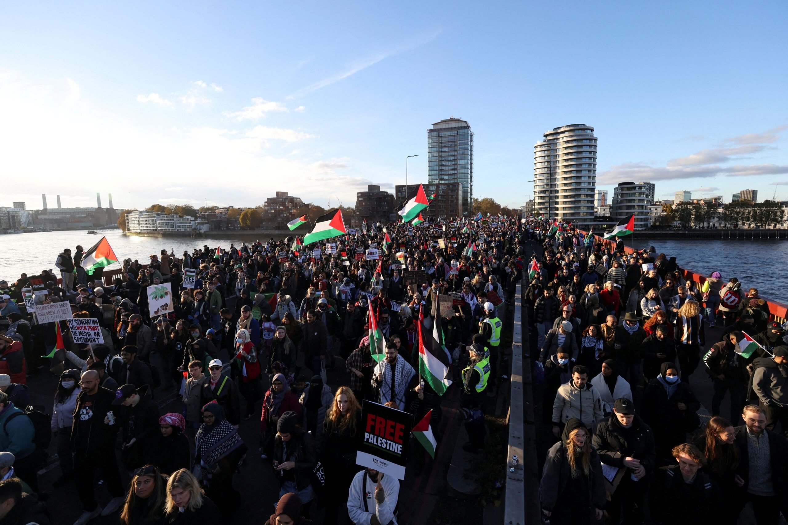 Massive pro-Palestinian march in London, over 120 people arrested