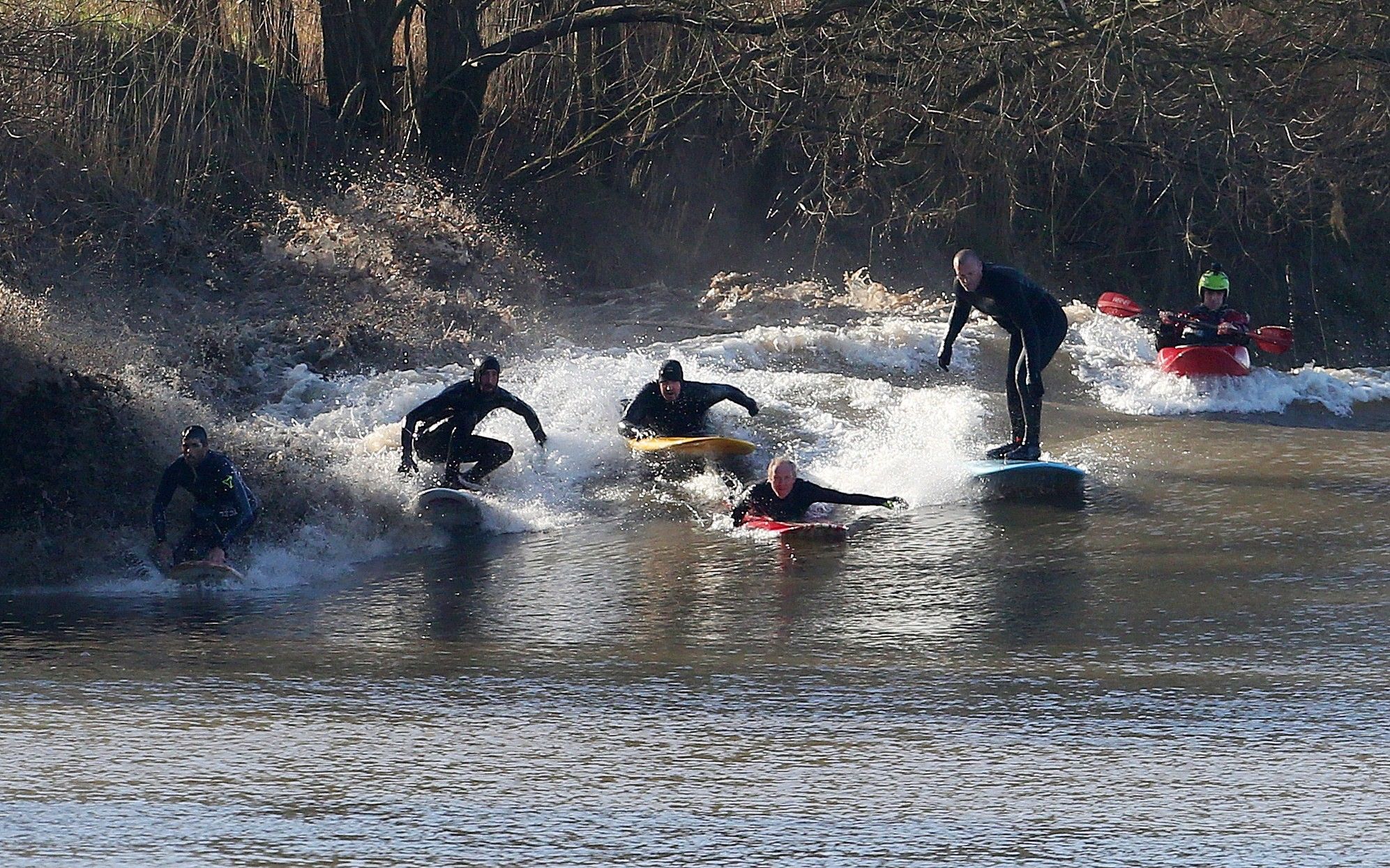 sports-surfing-severn-bore