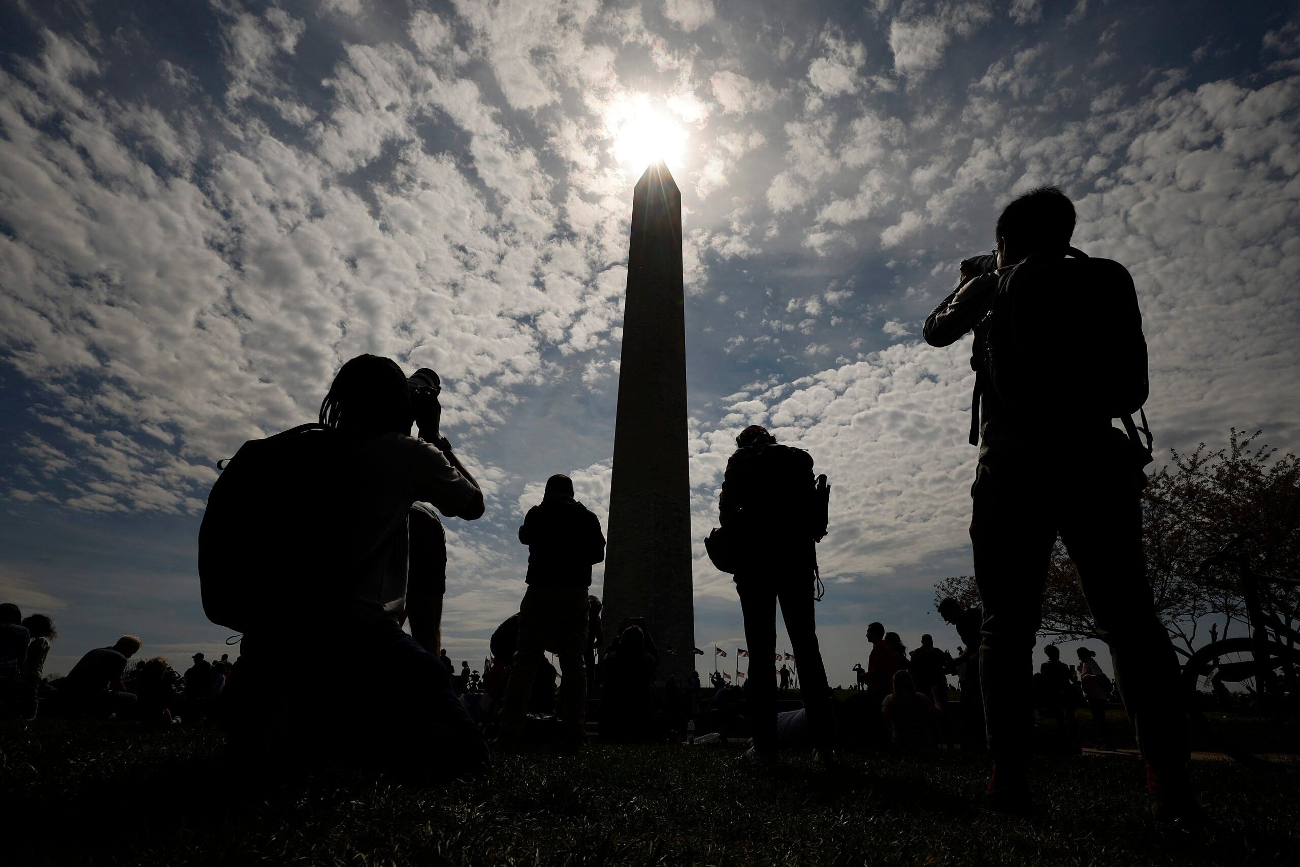 US witnesses solar eclipse