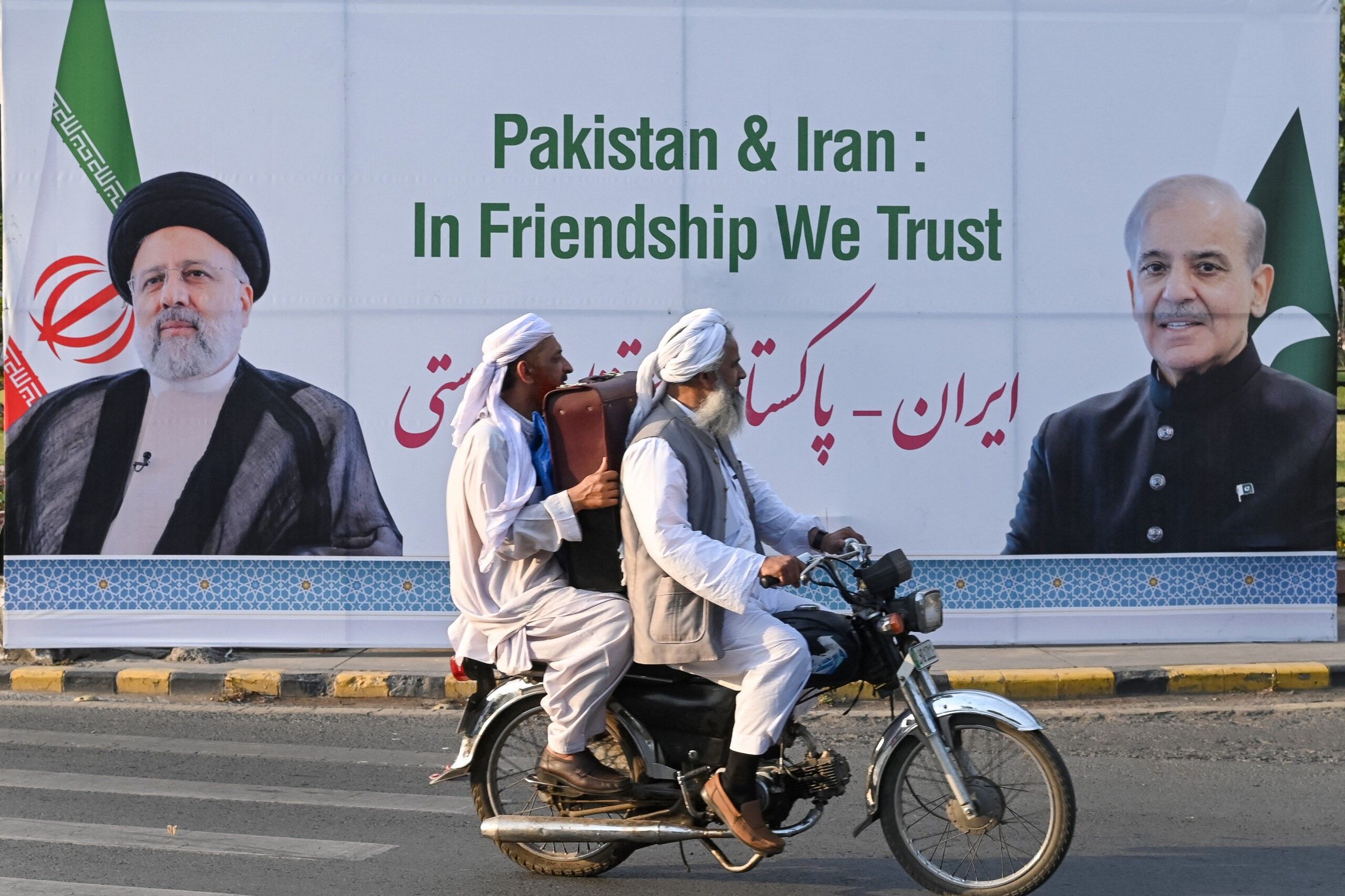 Pakistan, Iran explore ways to complete gas pipeline project - EasternEye